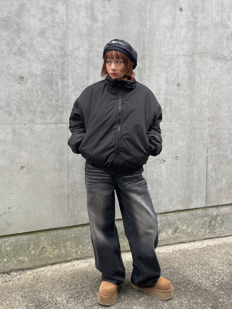 【10日以内お届け】 ウォッシュドブラックバギーデニム L2011